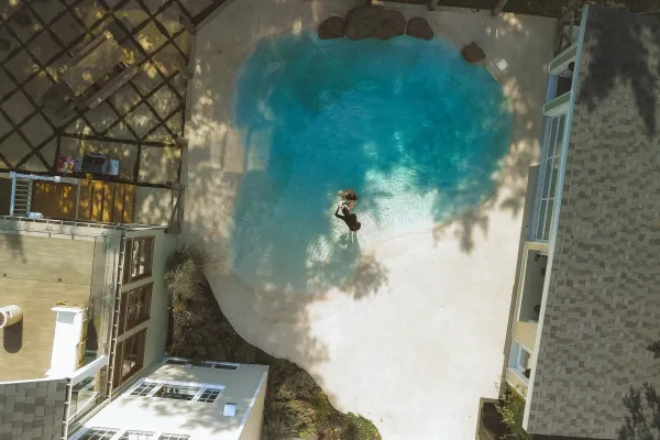 Photoshoot en piscine dans les Laurentides