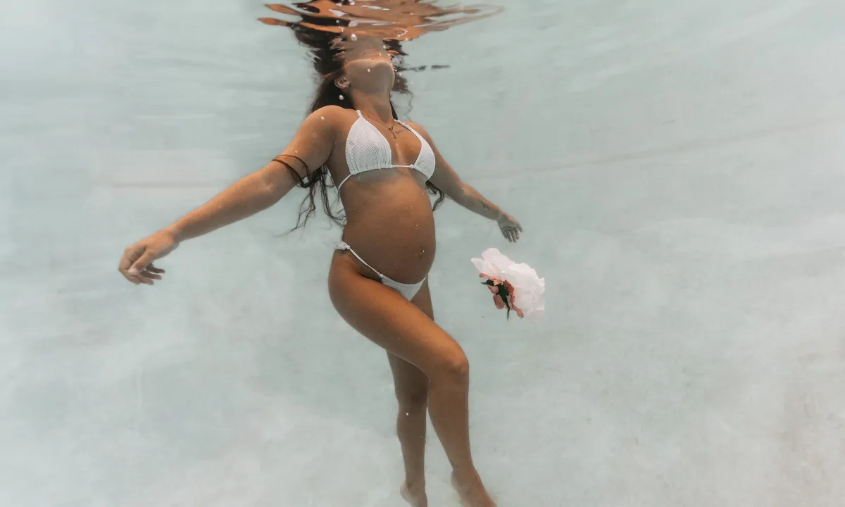 Photographe maternité aquatique Laurentides